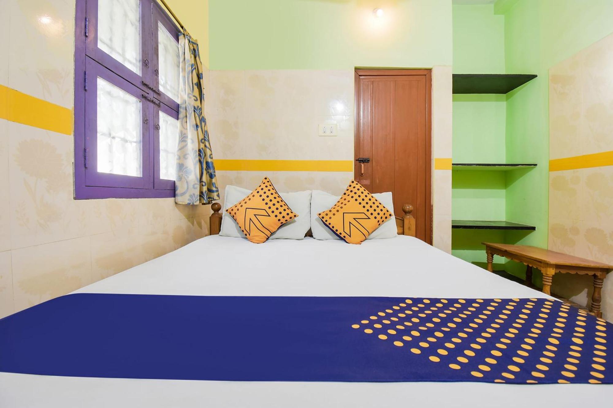 Hotel O K.S.Lodge Tribhuvanam Exteriör bild