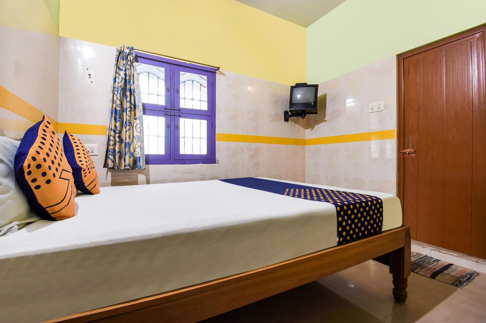 Hotel O K.S.Lodge Tribhuvanam Exteriör bild